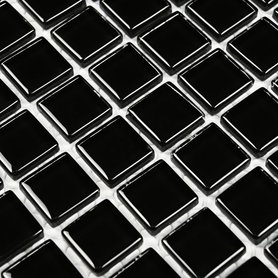 Мозаика стеклянная Super Black (чип 4*15*15) 300*300 (22шт-1.98м2), м2